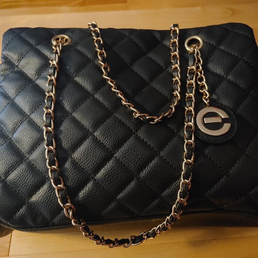 ***SOLD***ELIZABETH GRANT BLACK QUILTED PURSE